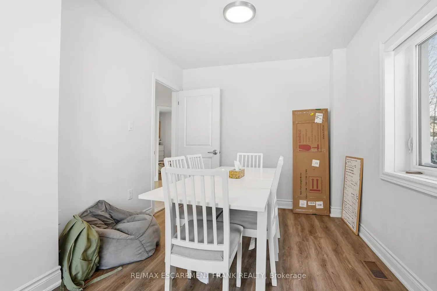 Additional image 10 of 50 Broadway Avenue