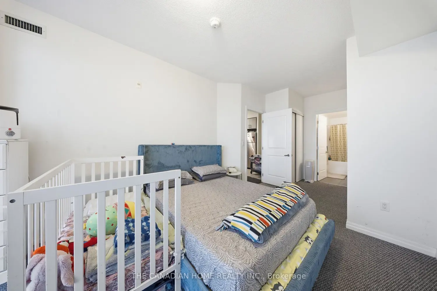 Additional image 10 of 560 North Service Road 707