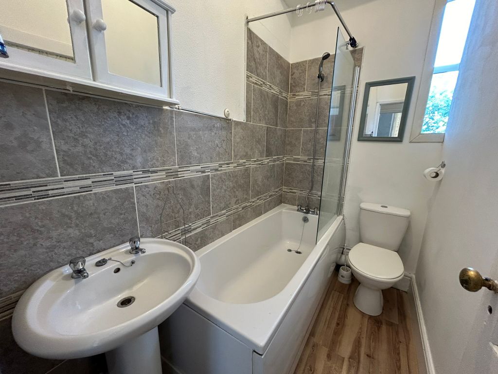 Additional image 5 of 1 bed flat to rentPentyla Baglan Road, Port Talbot SA12