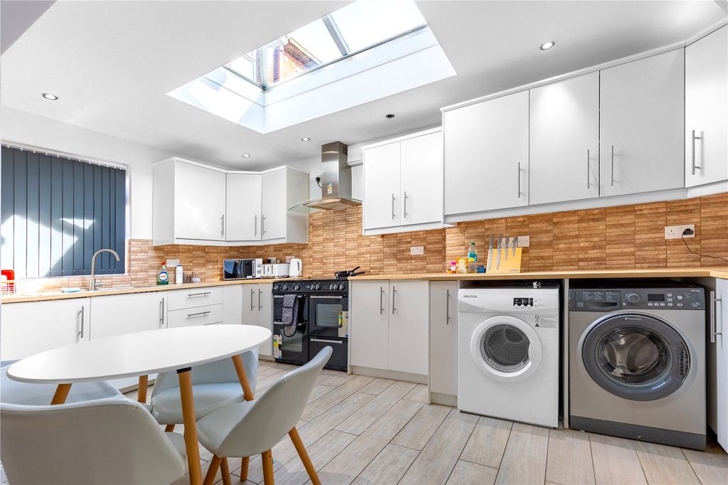 Additional image 5 of 6 bed semi-detached house to rentHelmdon Crescent, Northampton NN2