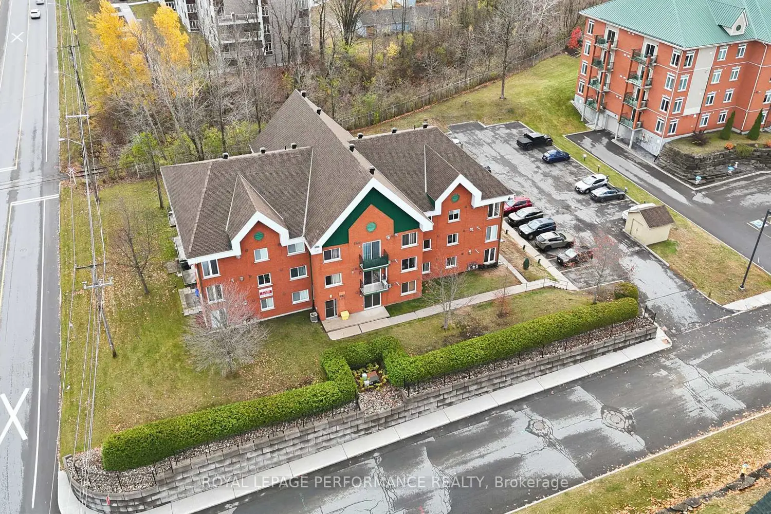 Additional image 12 of 1101 Clement Street 18