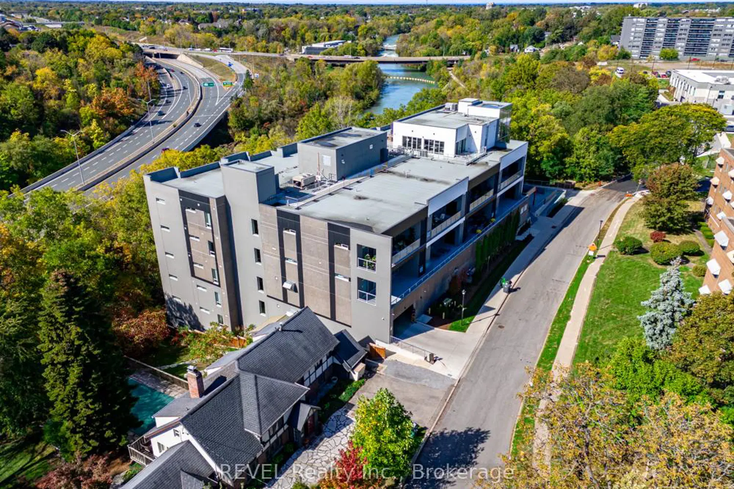 Additional image 16 of 77 Yates Street 405