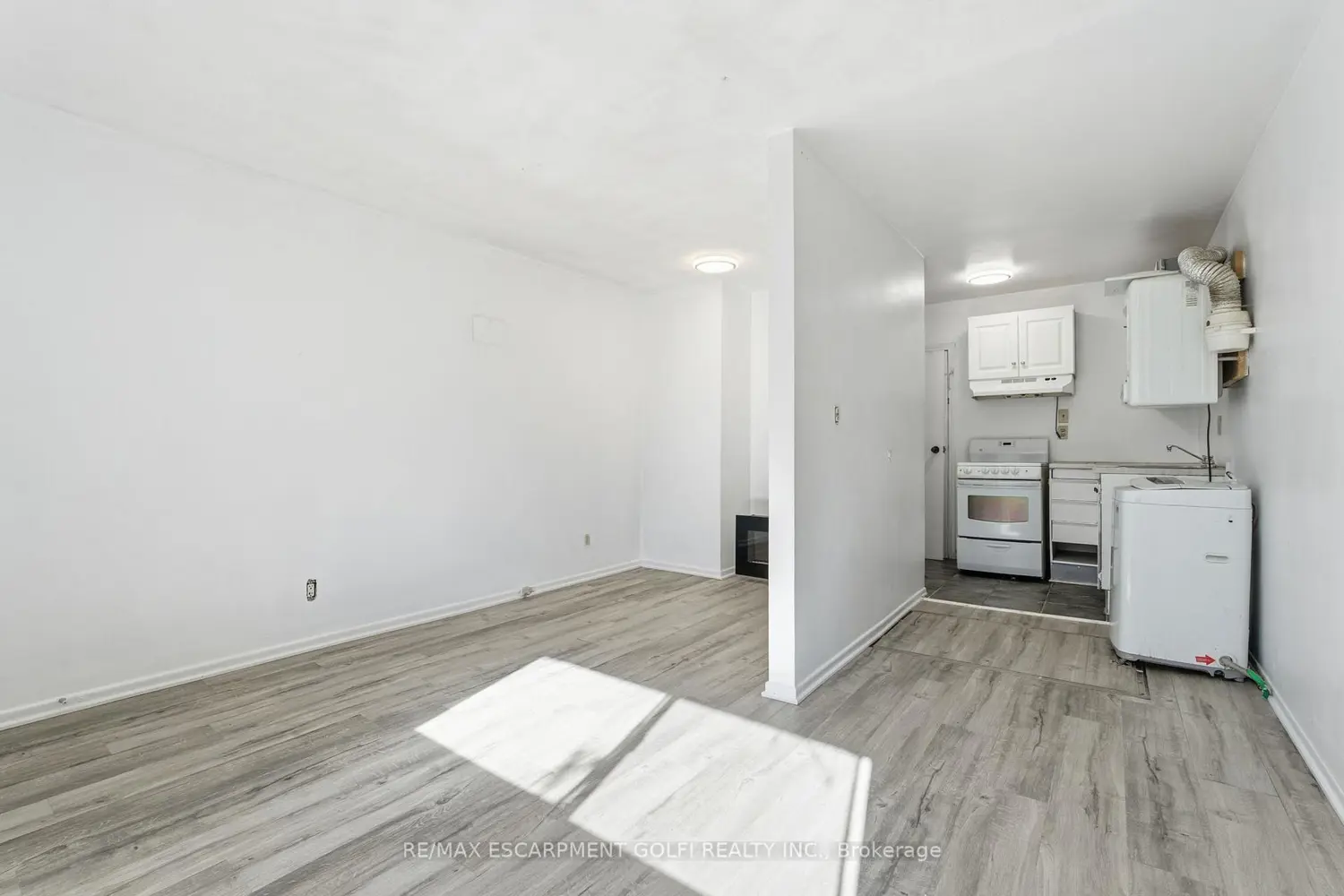 Additional image 4 of 53 1/2-55 Duke Street