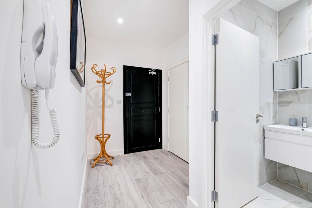 Additional image 3 of 1 bed flat to rentCorporation Street, Corby NN17
