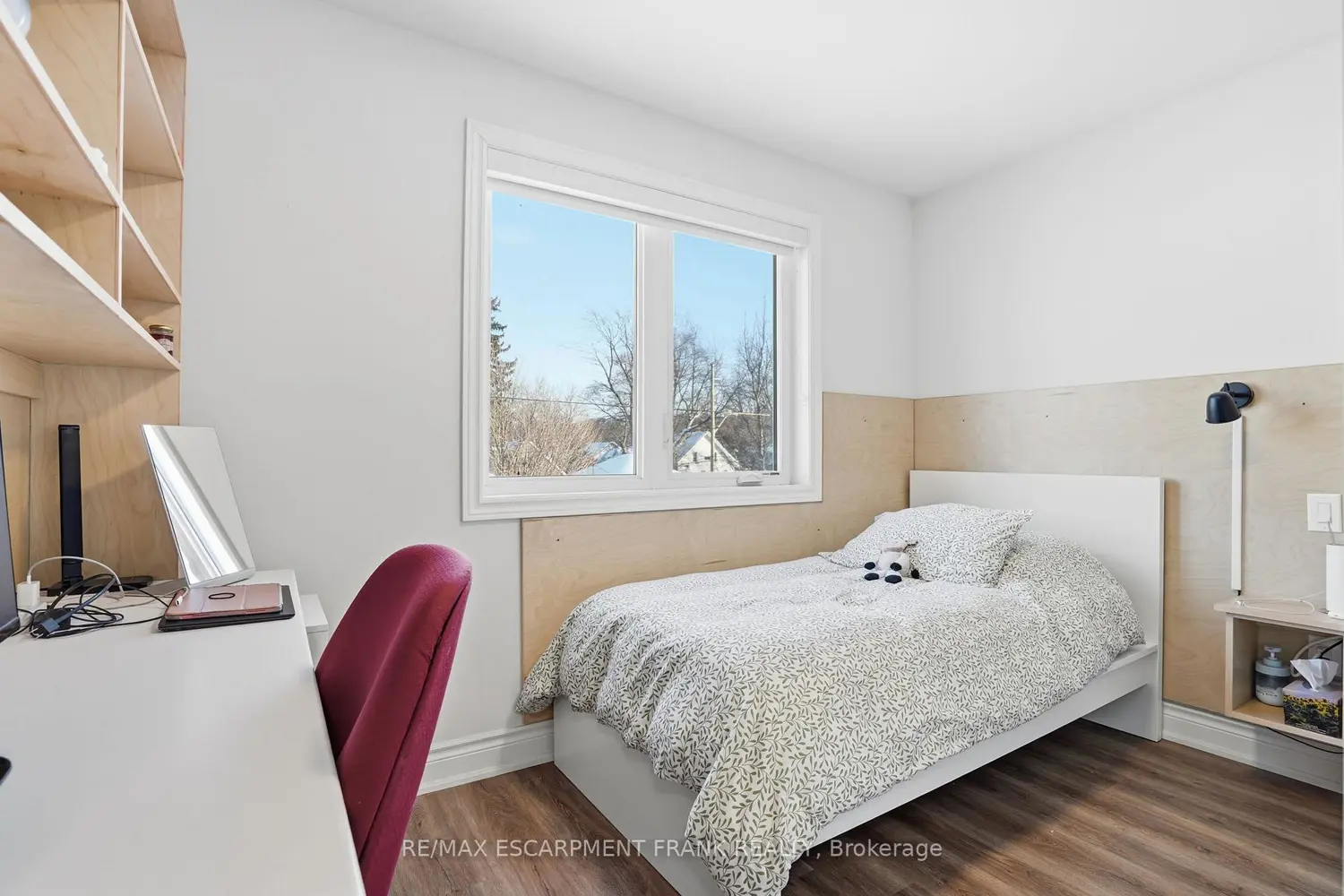 Additional image 18 of 50 Broadway Avenue