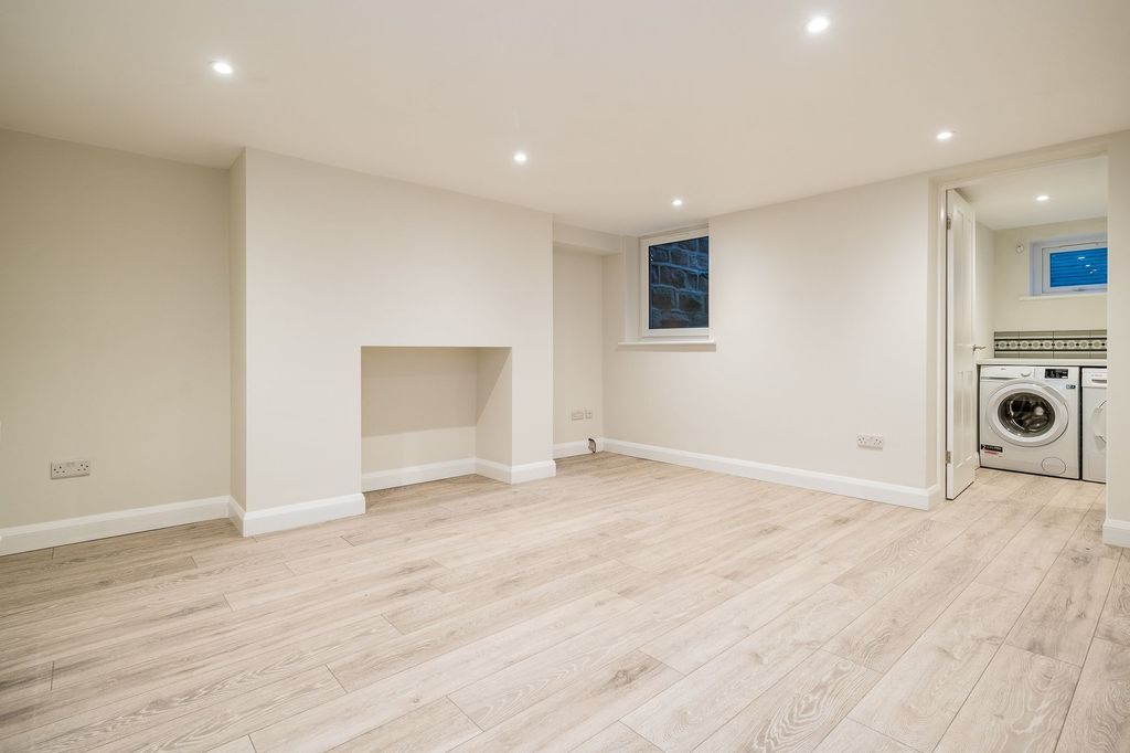 Additional image 6 of 4 bed terraced house to rentDuchy Avenue, Harrogate HG2