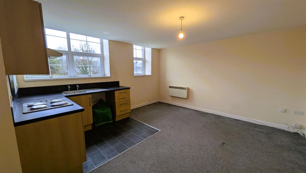 Additional image 6 of 2 bed flat to rentMeyrick Street, Pembroke Dock SA72