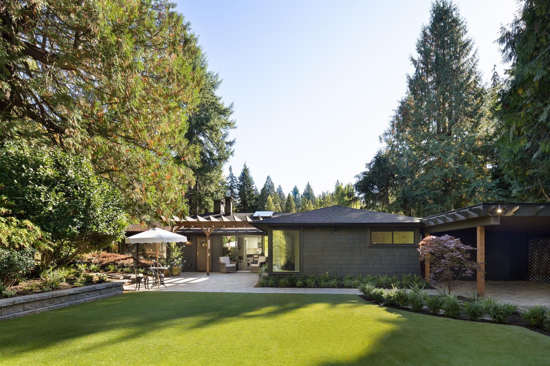 5075 Howe Sound Lane, West Vancouver, BC, V7W 1L4