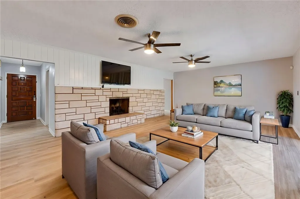 Additional image 19 of 184 Palmyra Dr, San Bernardino, CA 92404