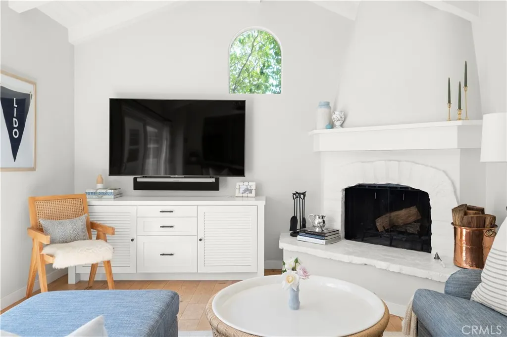 Additional image 16 of 213 Via Mentone, Newport Beach, CA 92663