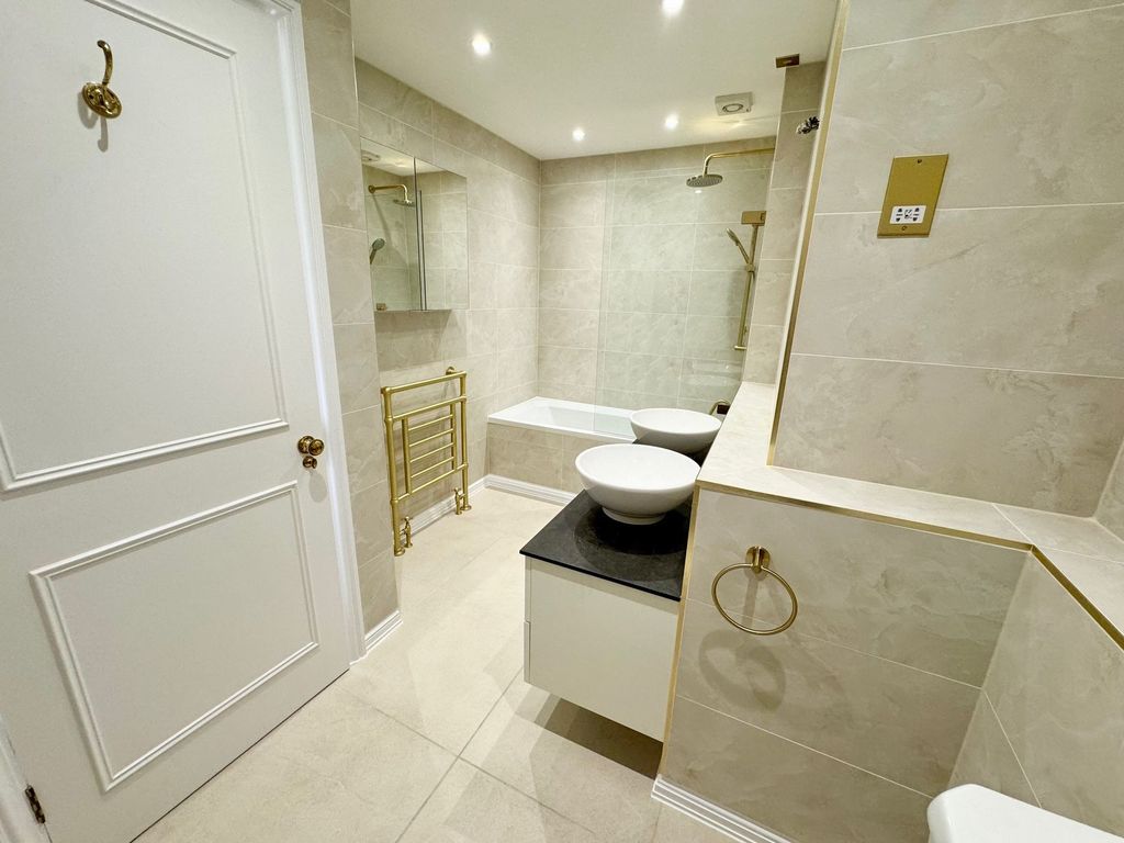 Additional image 12 of 3 bed flat to rentApt 10 Chateau Des Roches, St Brelade JE3