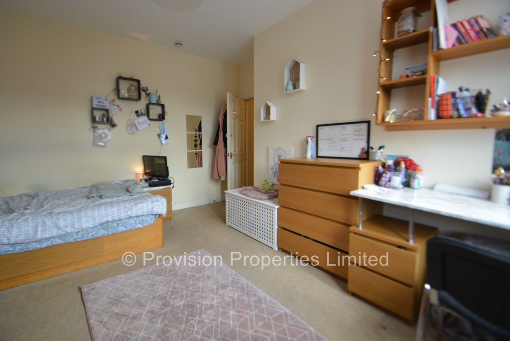 Additional image 6 of 10 bed terraced house to rentHeadingley Avenue, Leeds LS6
