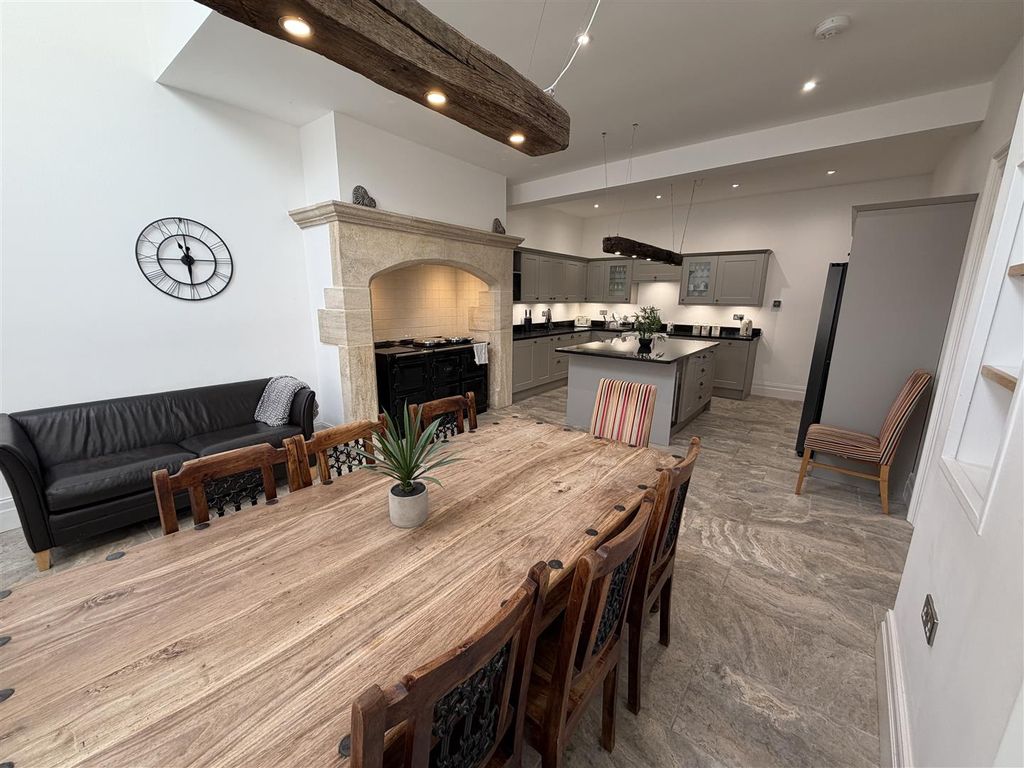 Additional image 2 of 5 bed town house to rentClayport Street, Alnwick NE66