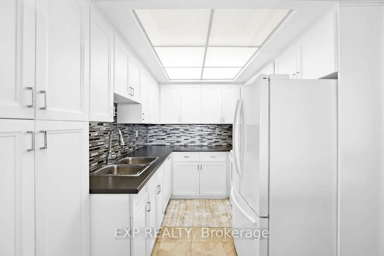 Additional image 9 of 121 Ling Road 1111