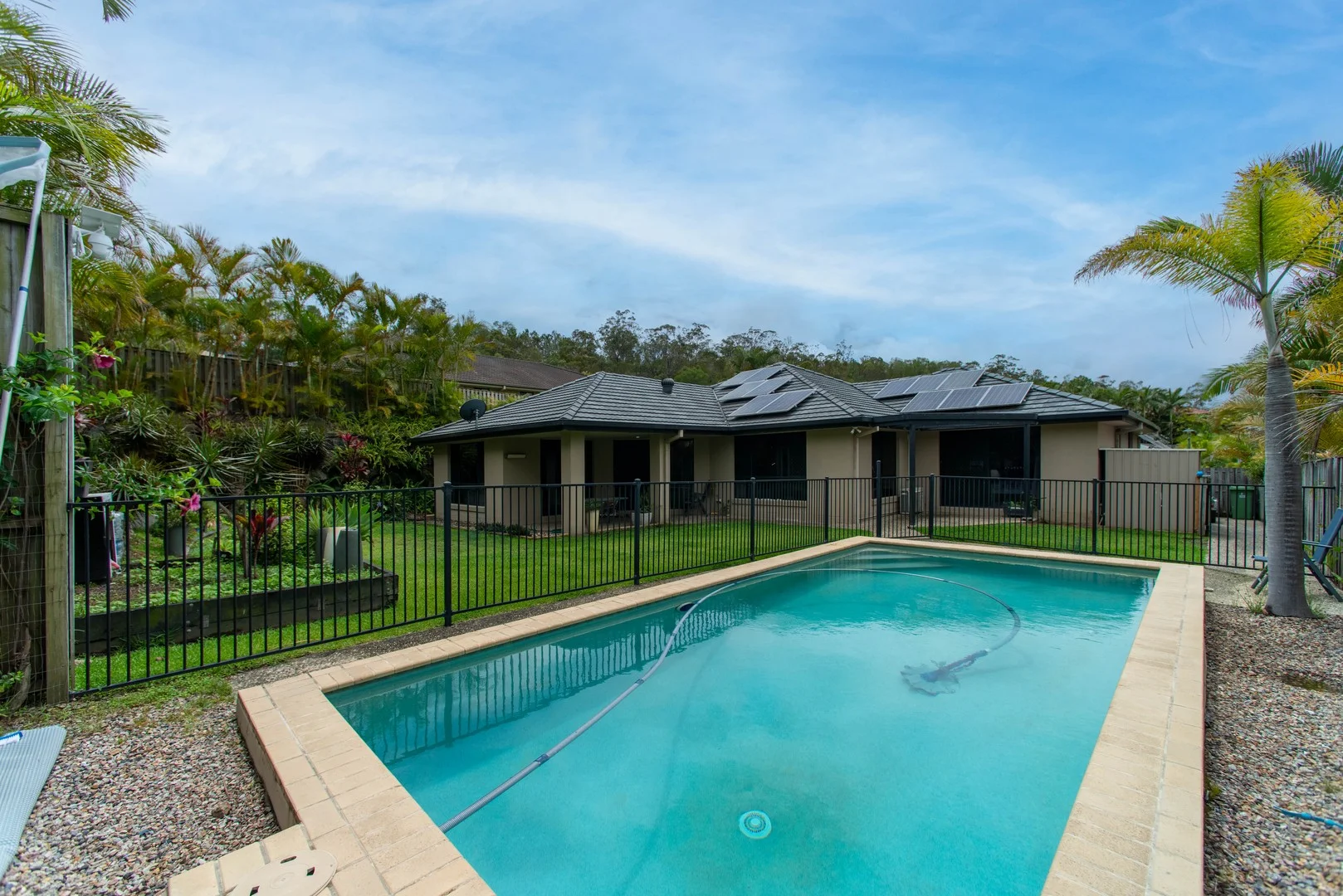 8 McRae Circuit, Pacific Pines QLD 4211