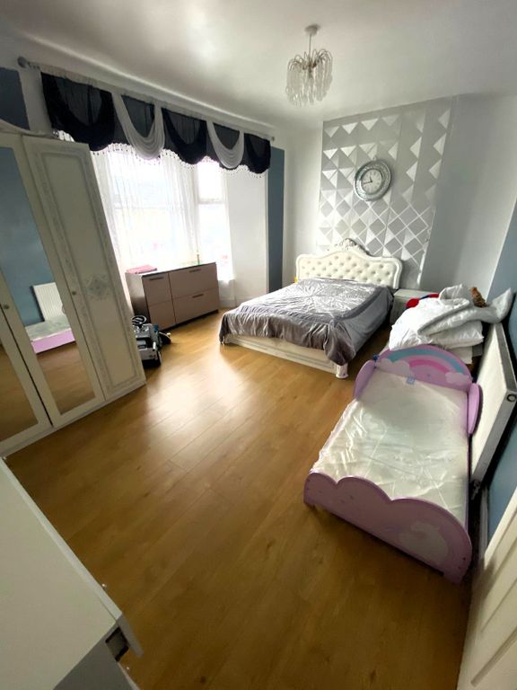 Additional image 3 of 4 bed terraced house to rentCaerleon Road, Newport NP19