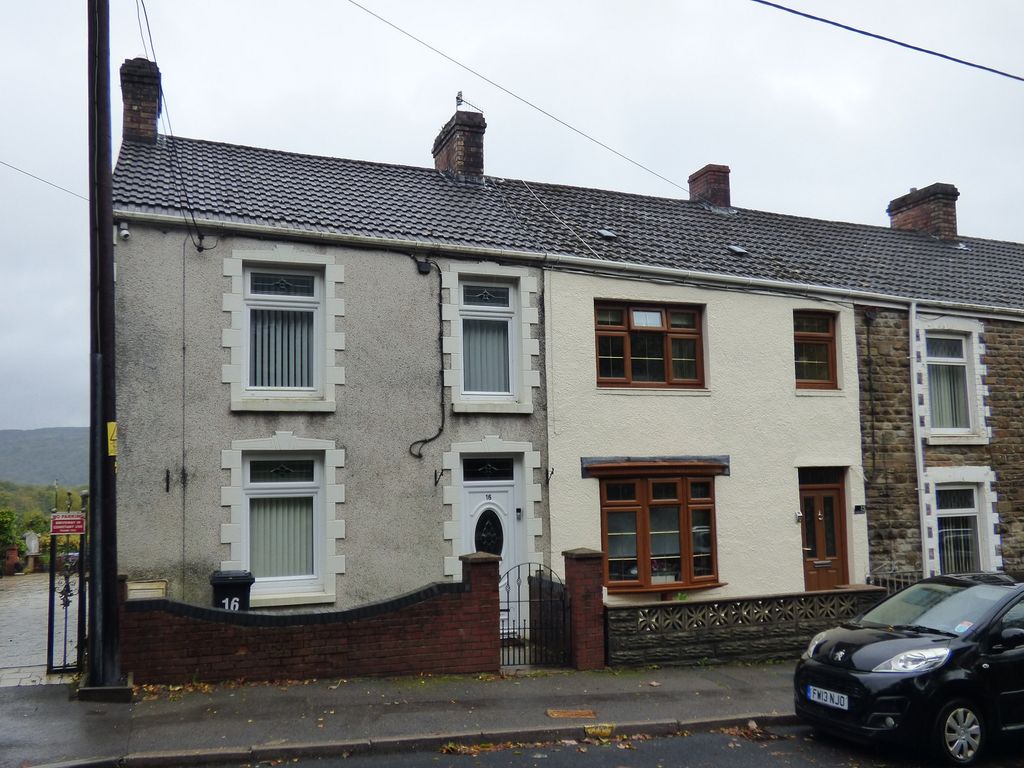 3 bed end terrace house to rentRosser Terrace, Cilfrew, Neath . SA10