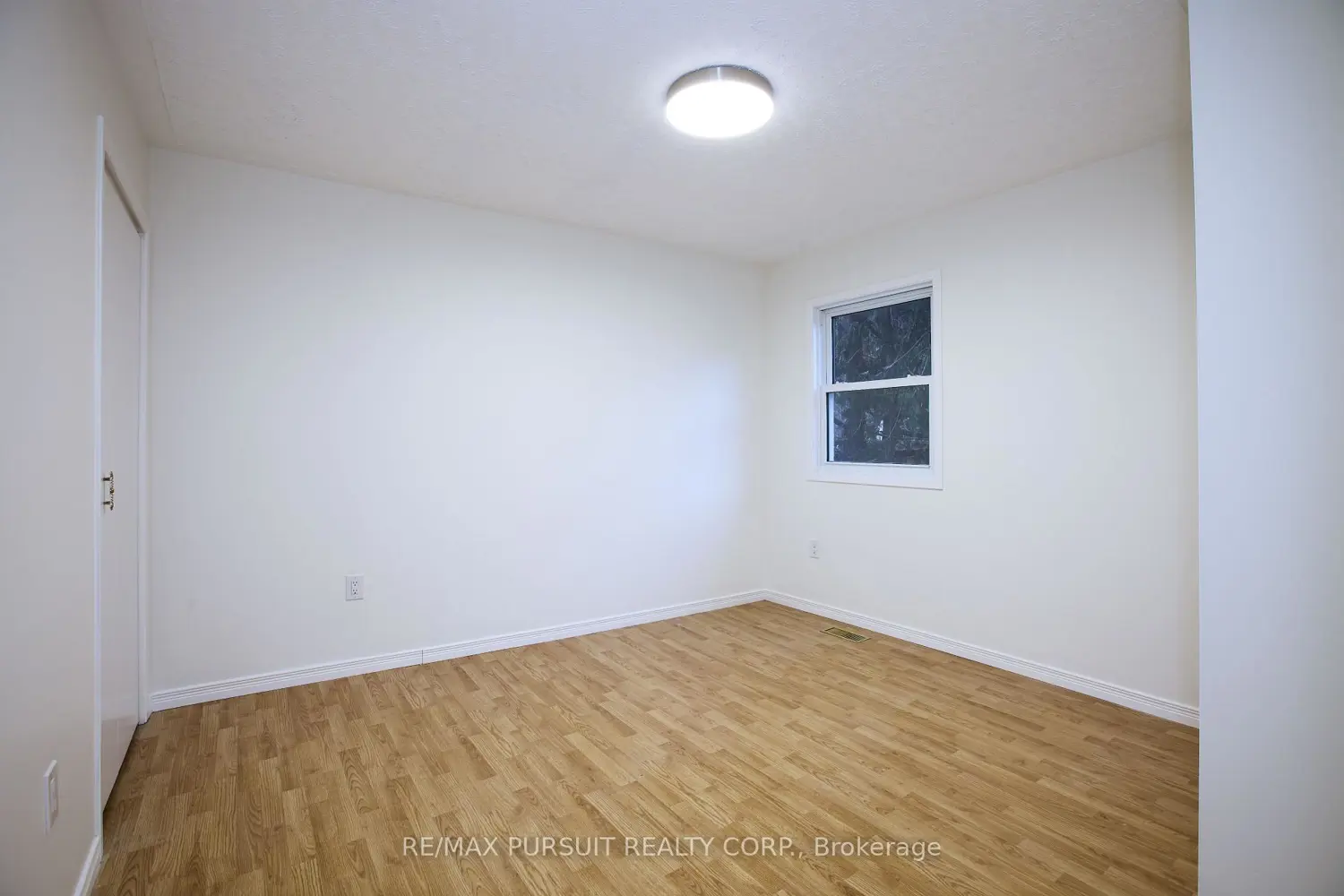 Additional image 5 of 409 Mccamus Avenue