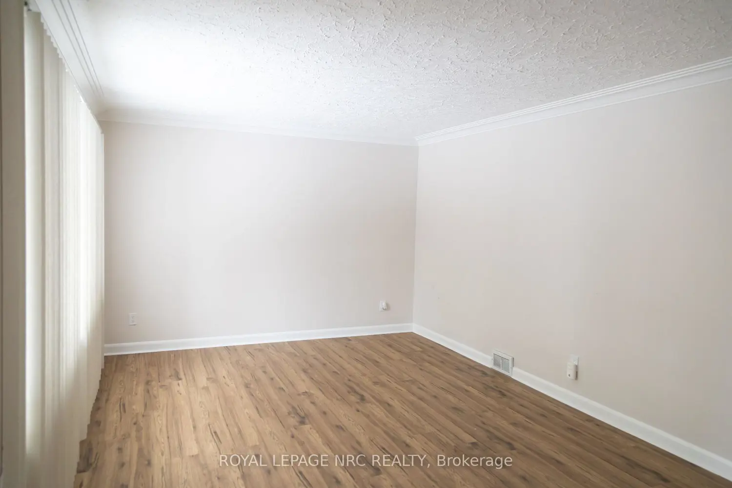 Additional image 5 of 5905 Valley Way