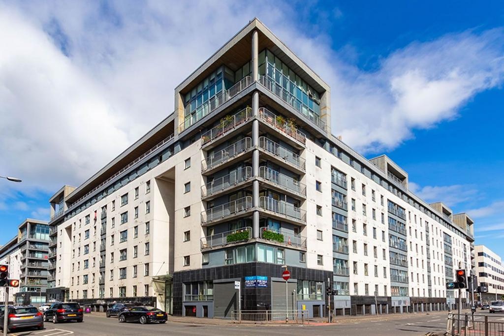 2 Bed Flat, Wallace Street, G5, N1 7GU