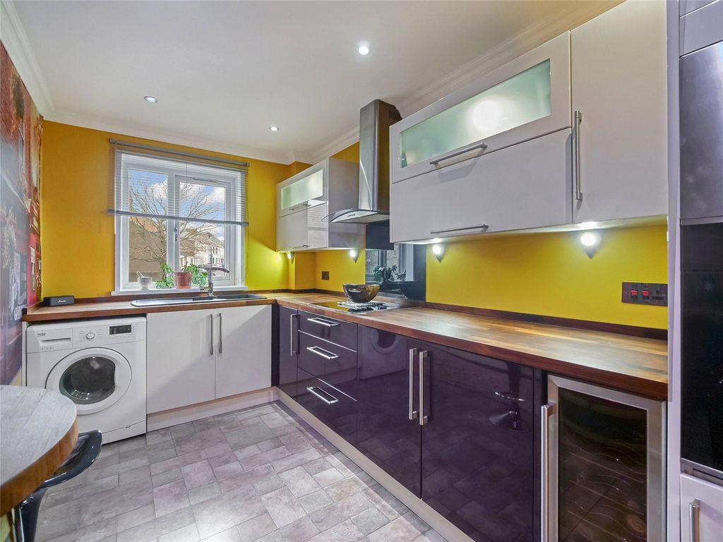 Additional image 4 of 2 bed flat to rentRiver Street, Ayr KA8