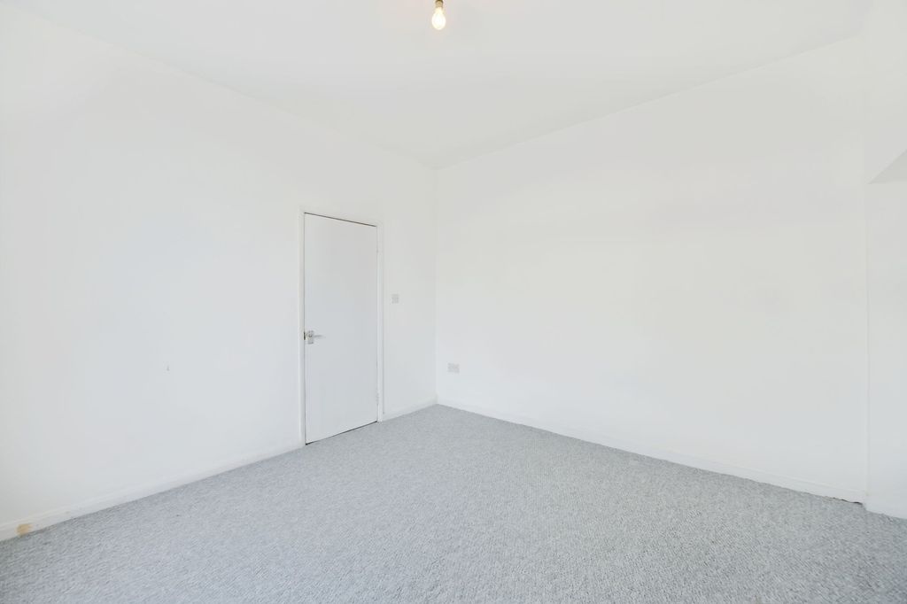 Additional image 2 of 3 bed terraced house to rentSouth Market Street, Newport NP20