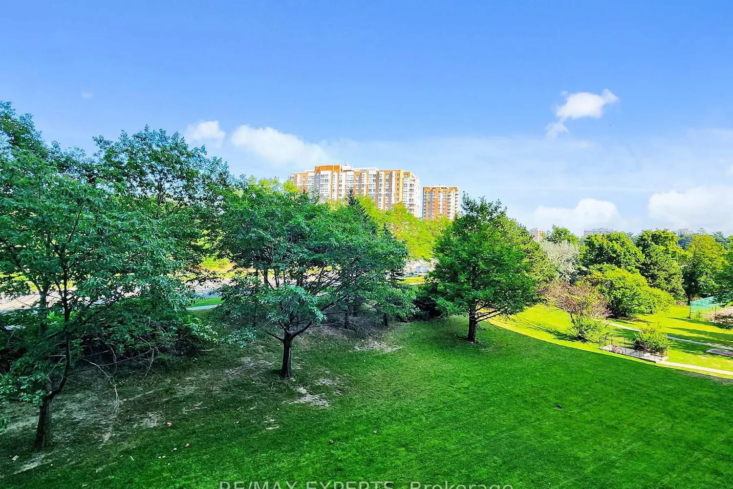 Additional image 19 of 100 Wingarden Court 410