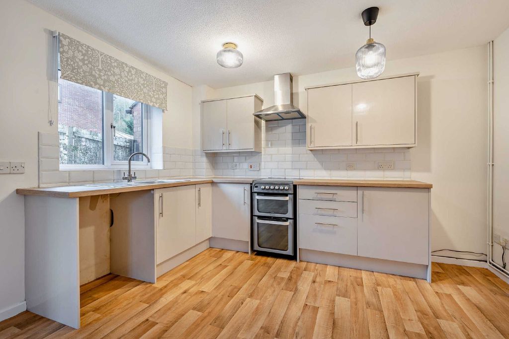 Additional image 2 of 1 bed detached house to rentWyefield Court, Monmouth NP25