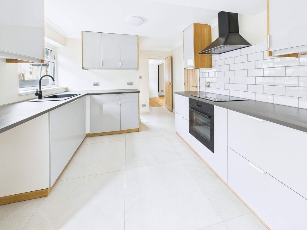 Additional image 5 of 3 bed terraced house to rentSt. Woolos Road, Baneswell, Newport NP20