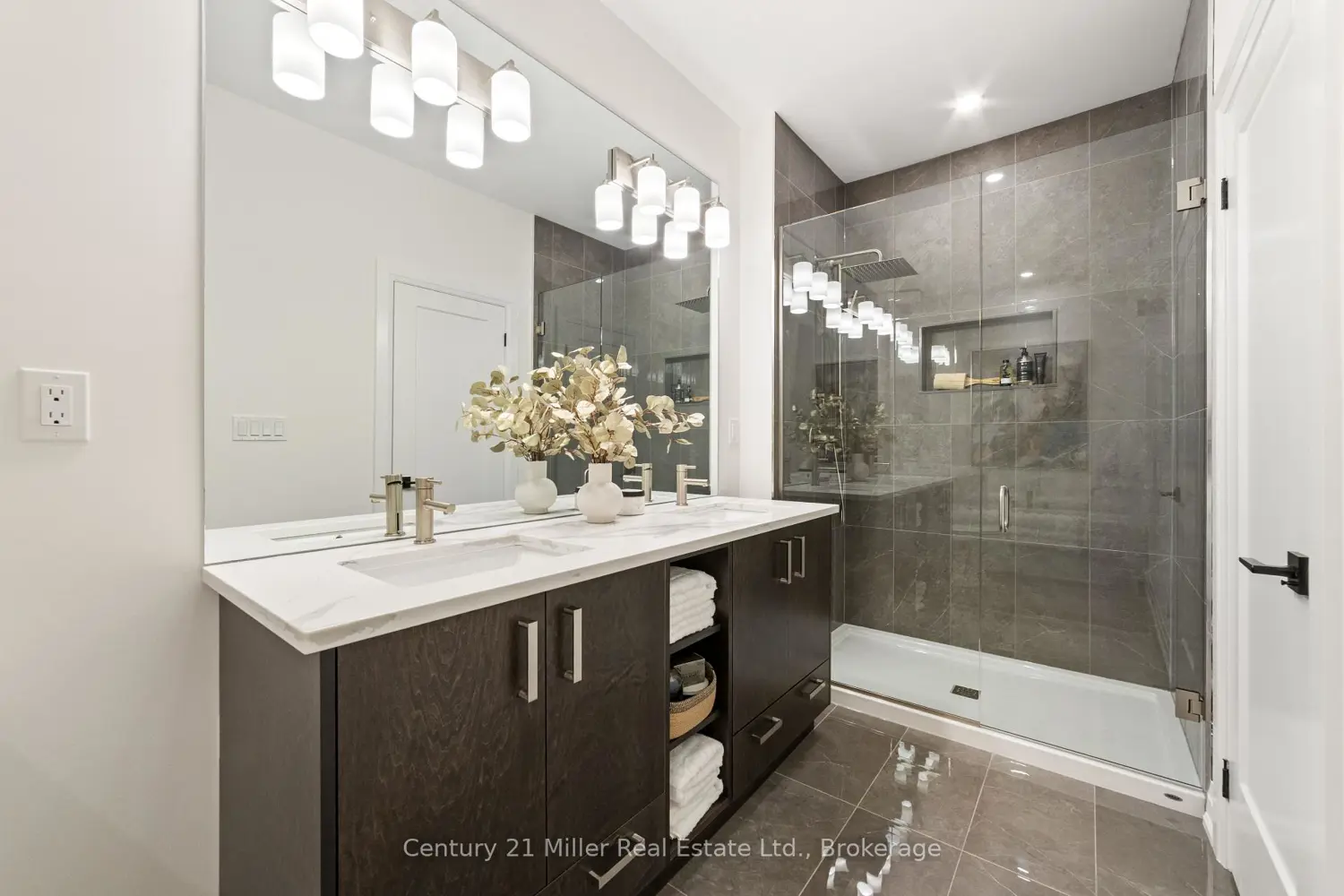 Additional image 20 of 2150 Trafalgar Road 52