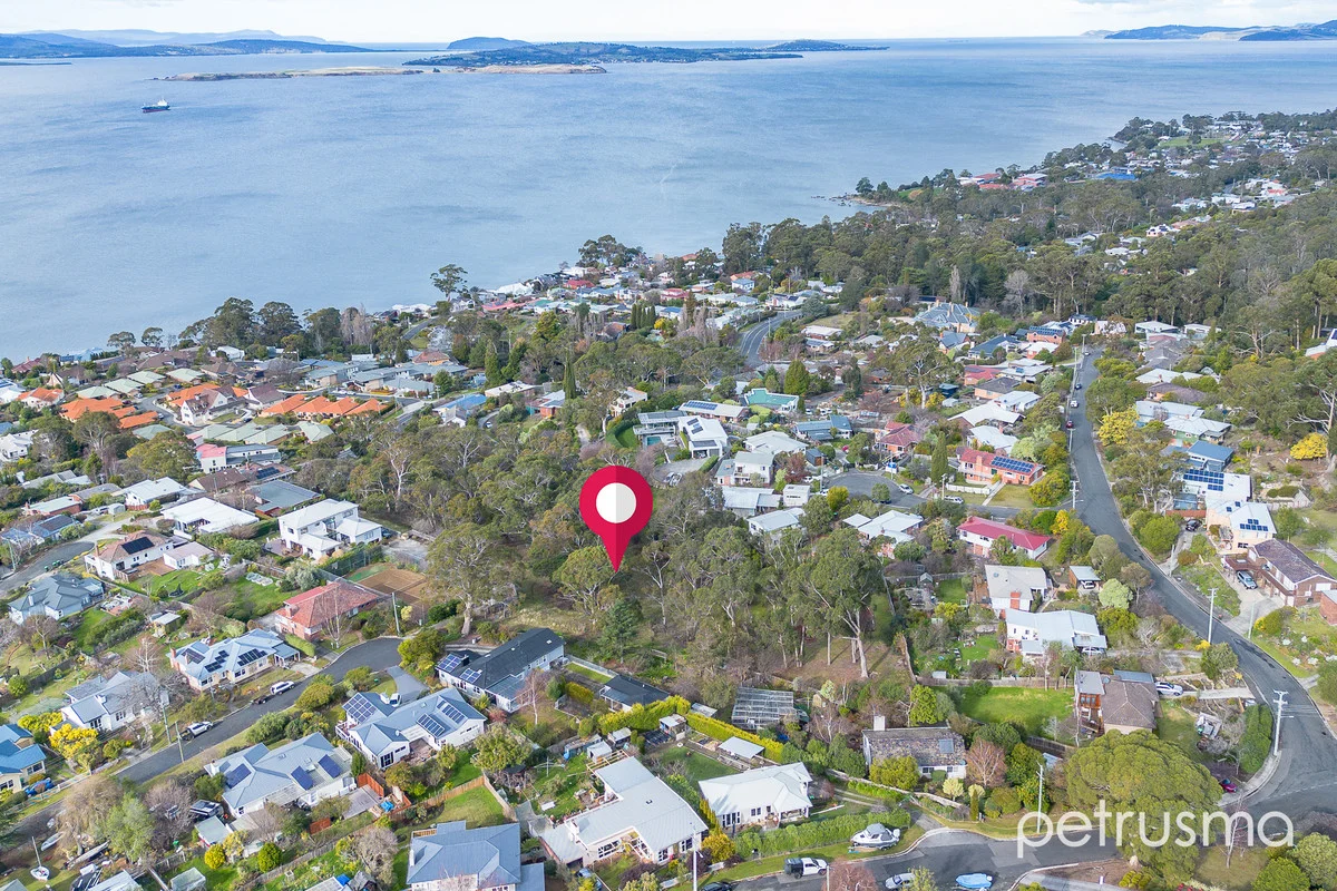 11 Nightingale Avenue, Taroona TAS 7053