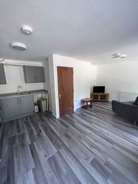 Westley Close, Birmingham B28, Room to rent