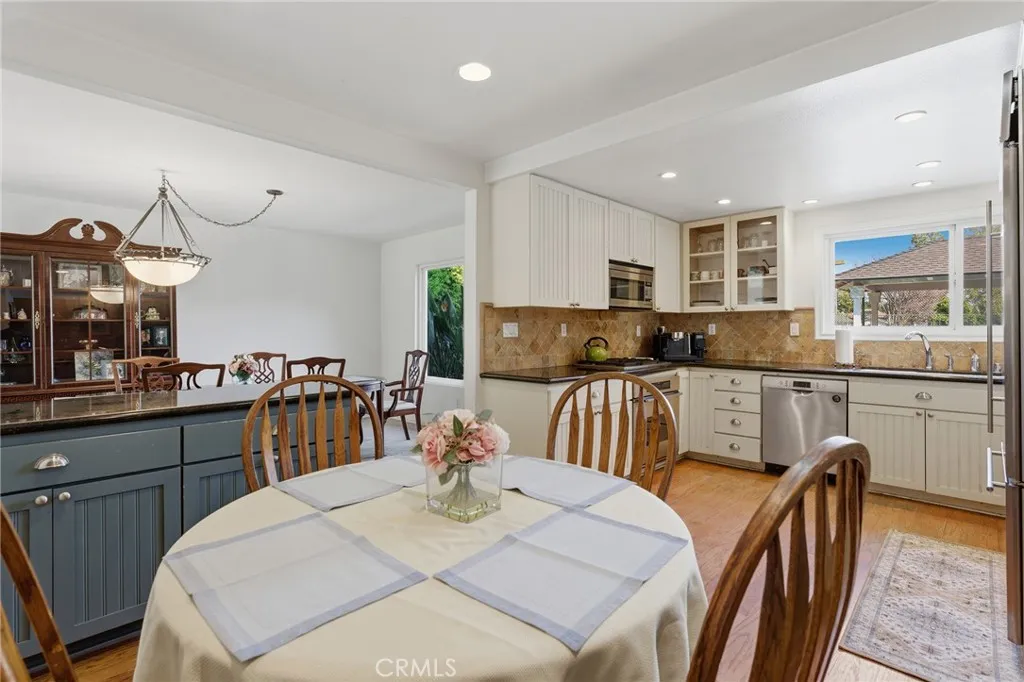 Additional image 11 of 22963 Collins Street, Woodland Hills, CA 91367