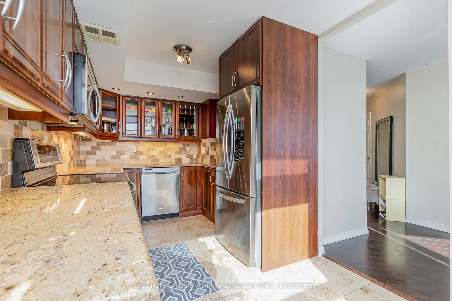 Additional image 10 of 7440 Bathurst Street 807