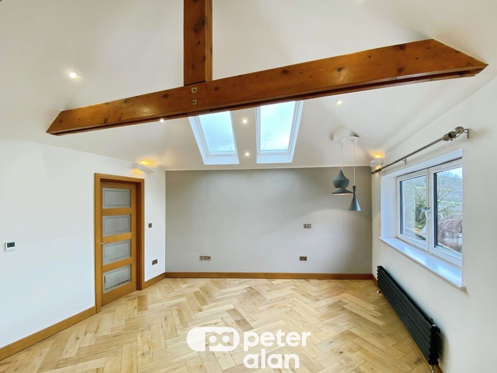 Additional image 4 of 5 bed property to rentHeol Penrhiw, Mountain Ash CF45