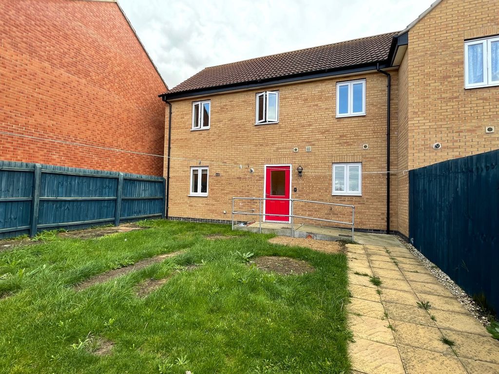 Additional image 11 of 4 bed property to rentCooper Road, Peterborough PE4