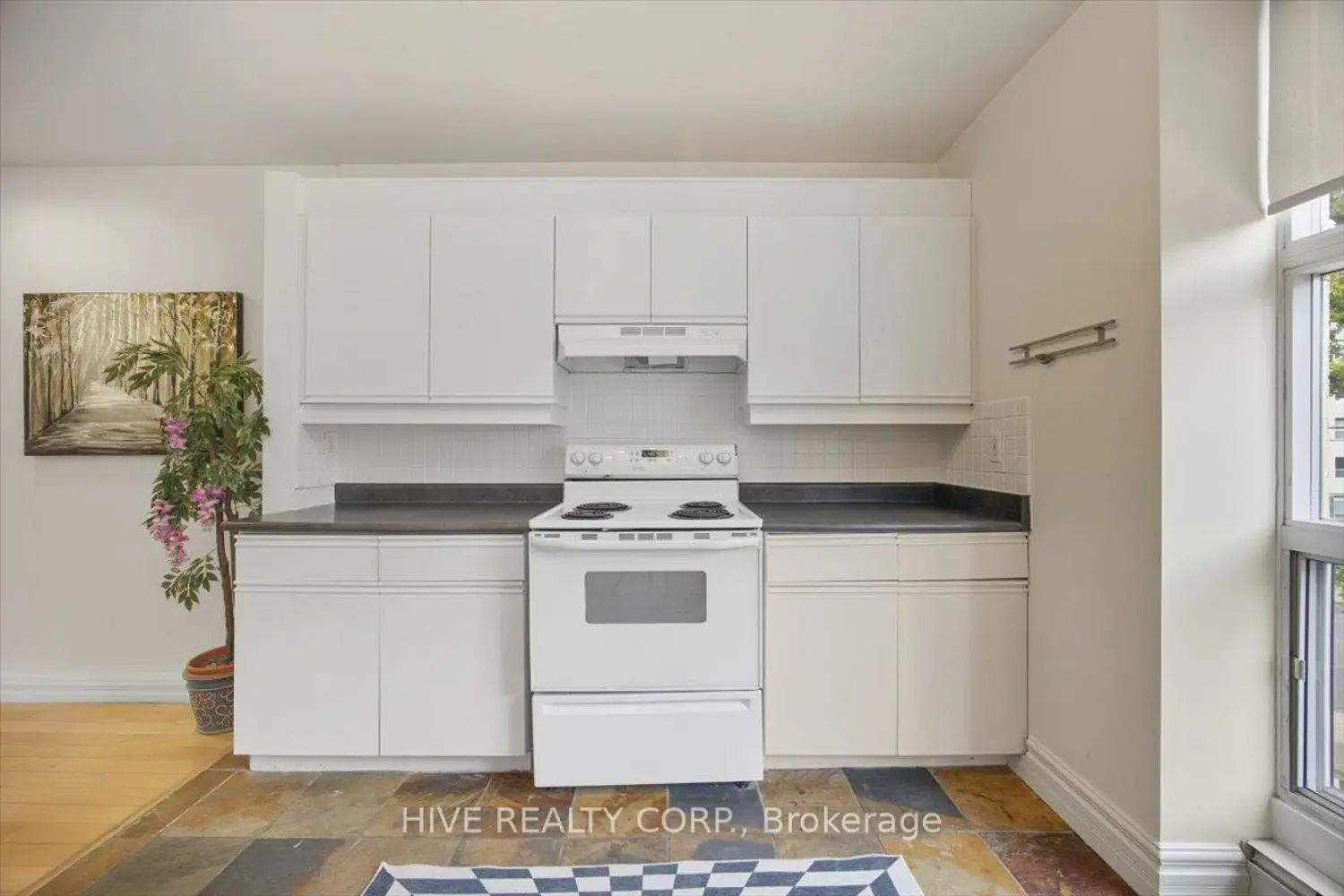 Additional image 6 of 957 Broadview Avenue D