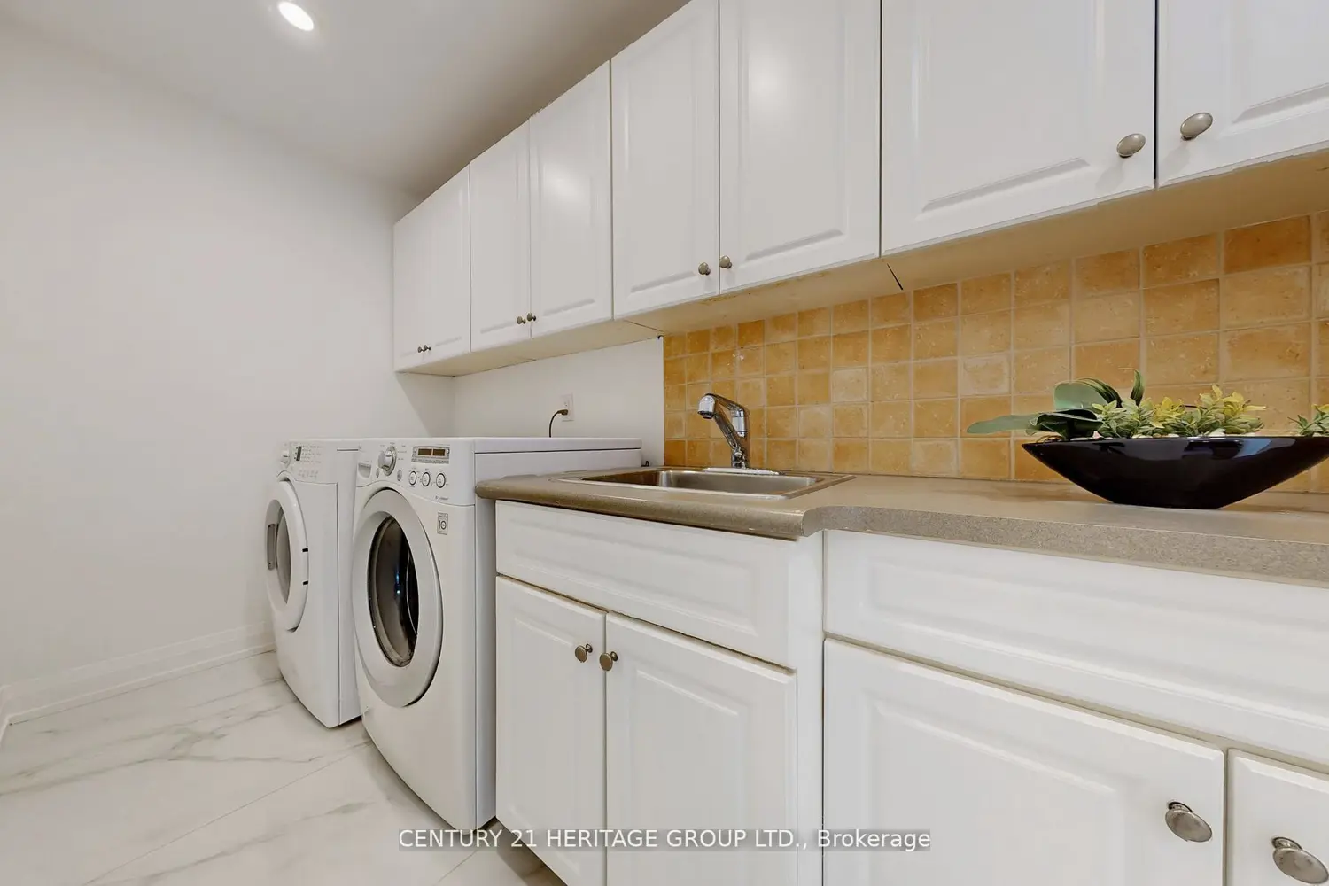 Additional image 9 of 10 Cherry Blossom Lane