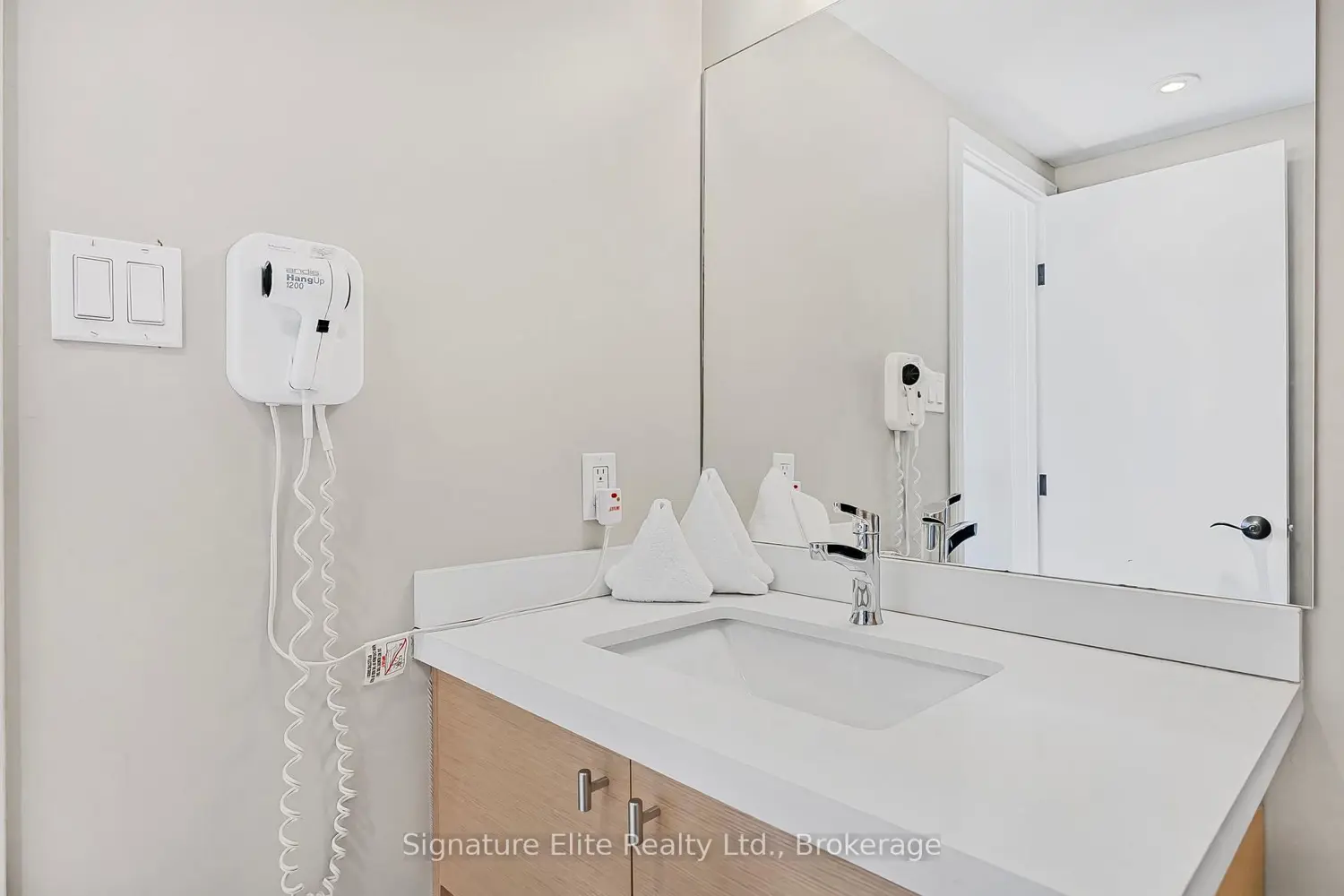 Additional image 9 of 796404 Grey 19 Road 107