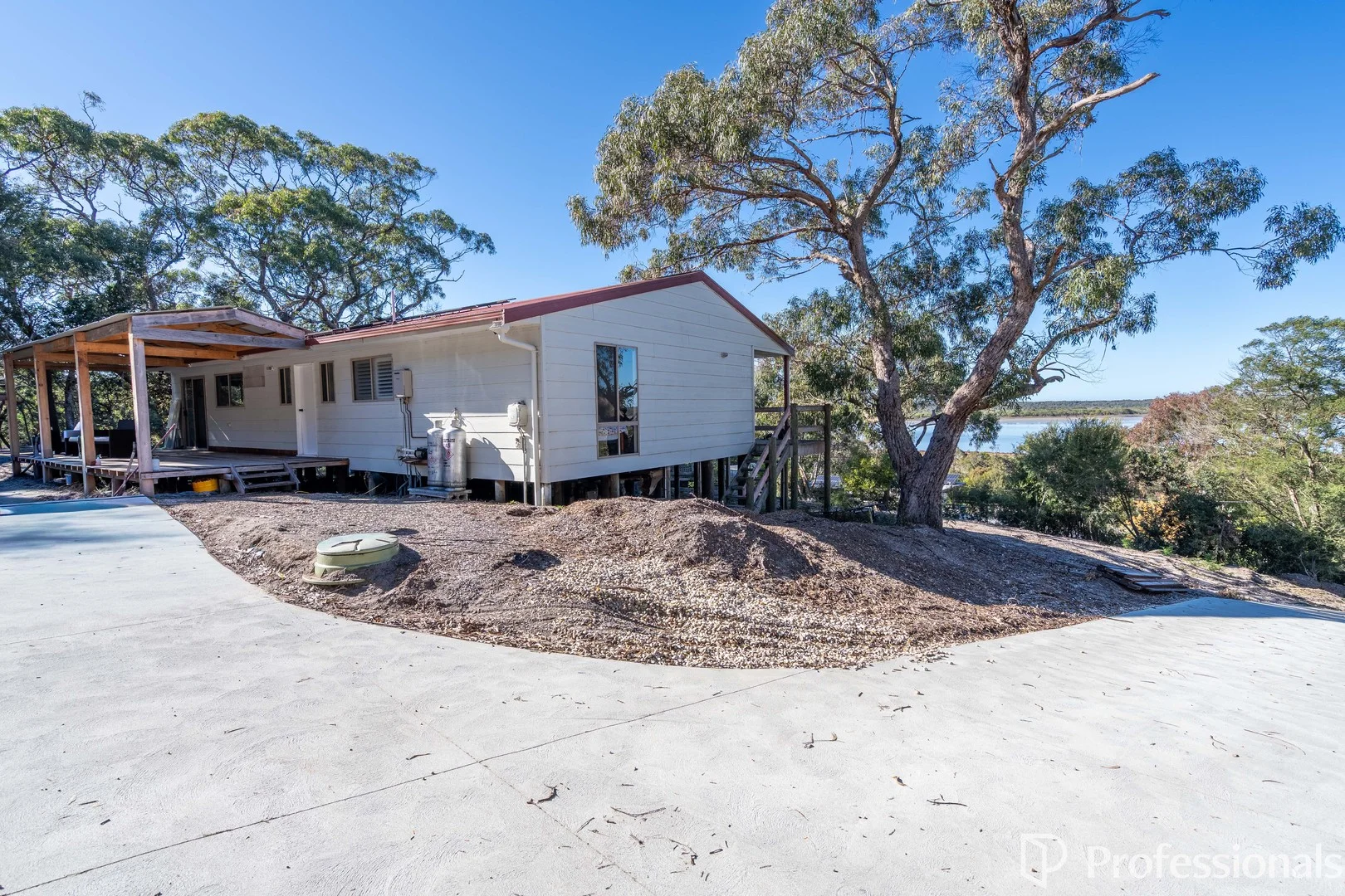 37 Christopher Court, Loch Sport VIC 3851