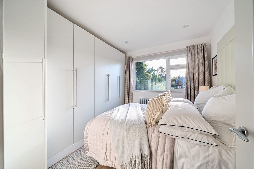 Additional image 10 of 3 bed flat to rentTewit Well Road, Harrogate HG2