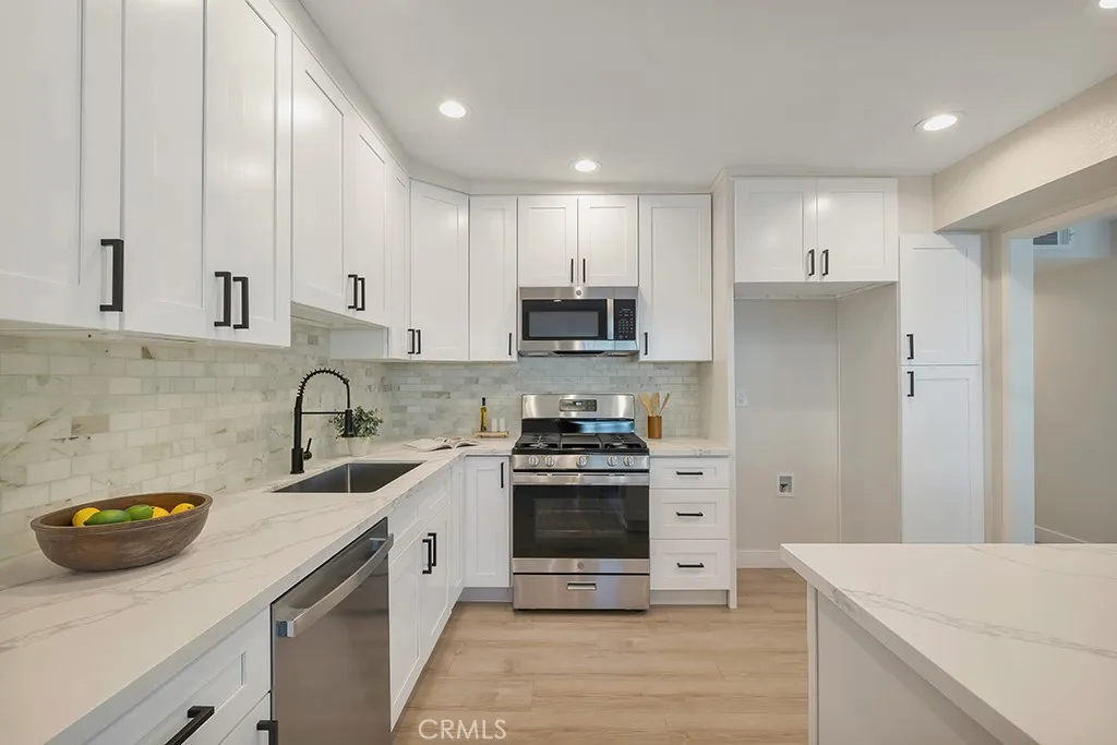 Additional image 41 of 27039 Rio Prado Dr, Valencia, CA 91354