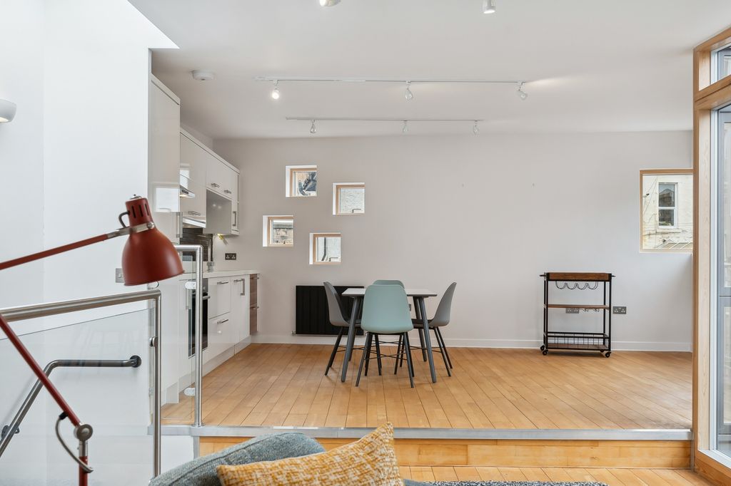 Additional image 6 of 1 bed mews to rentLansdowne Crescent Lane, Kelvinbridge, Glasgow G20
