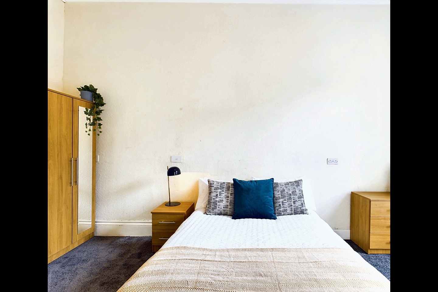 Additional image 2 of 8 Bed Flat, Glasgow, G20, N1 7GU