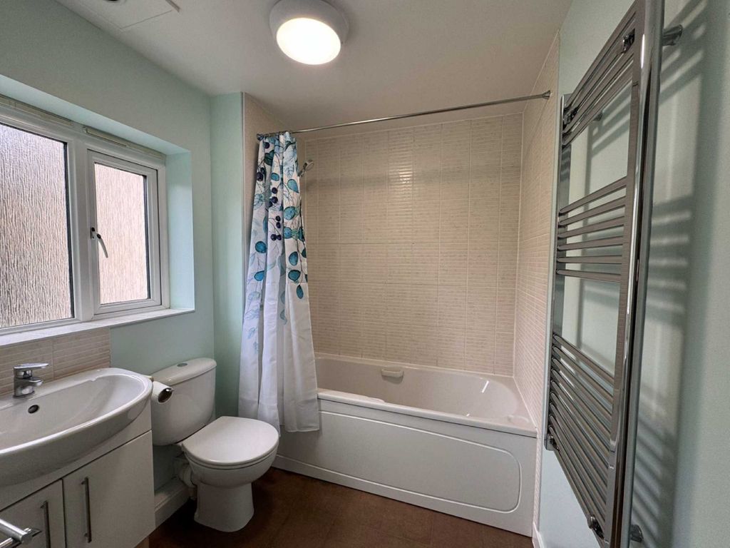 Additional image 5 of 2 bed flat to rentSilure View, Usk NP15