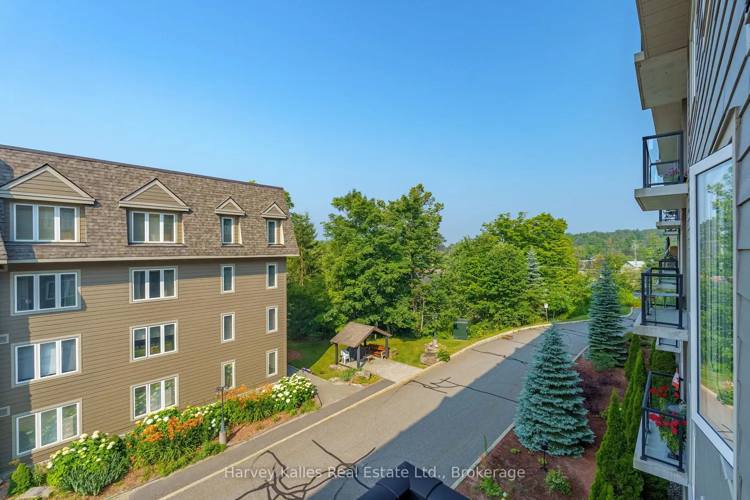 Additional image 19 of 26 Dairy Lane 205