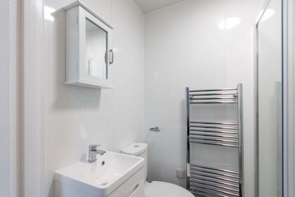 8 bed shared accommodation to rentCameron Terrace, Edinburgh EH16 photo 2