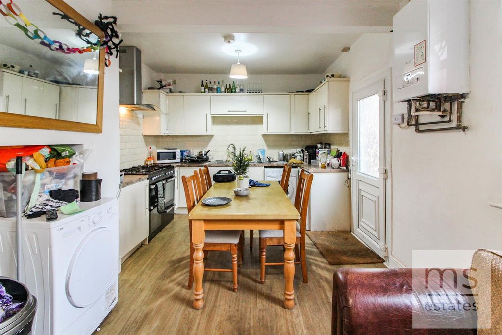 8 bed semi-detached house to rentDerby Road, Nottingham NG7