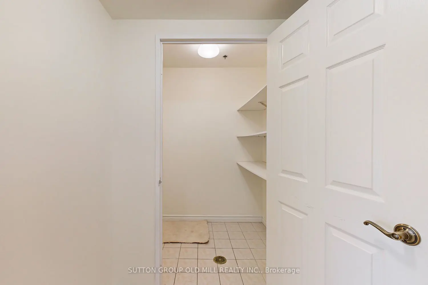 115 Bonis Avenue 611