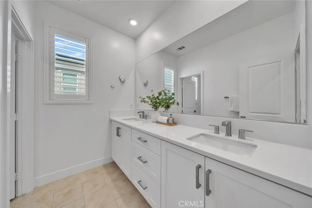 Additional image 57 of 293 Lynx, Irvine, CA 92618